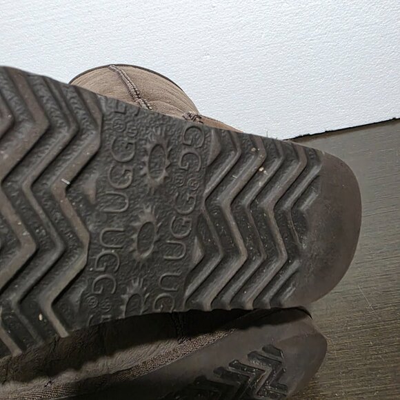 UGG Brown Genuine Leather Boot Genuine Sheepskin Lining Classic Tall 5815 Sz W5 - Picture 8 of 11